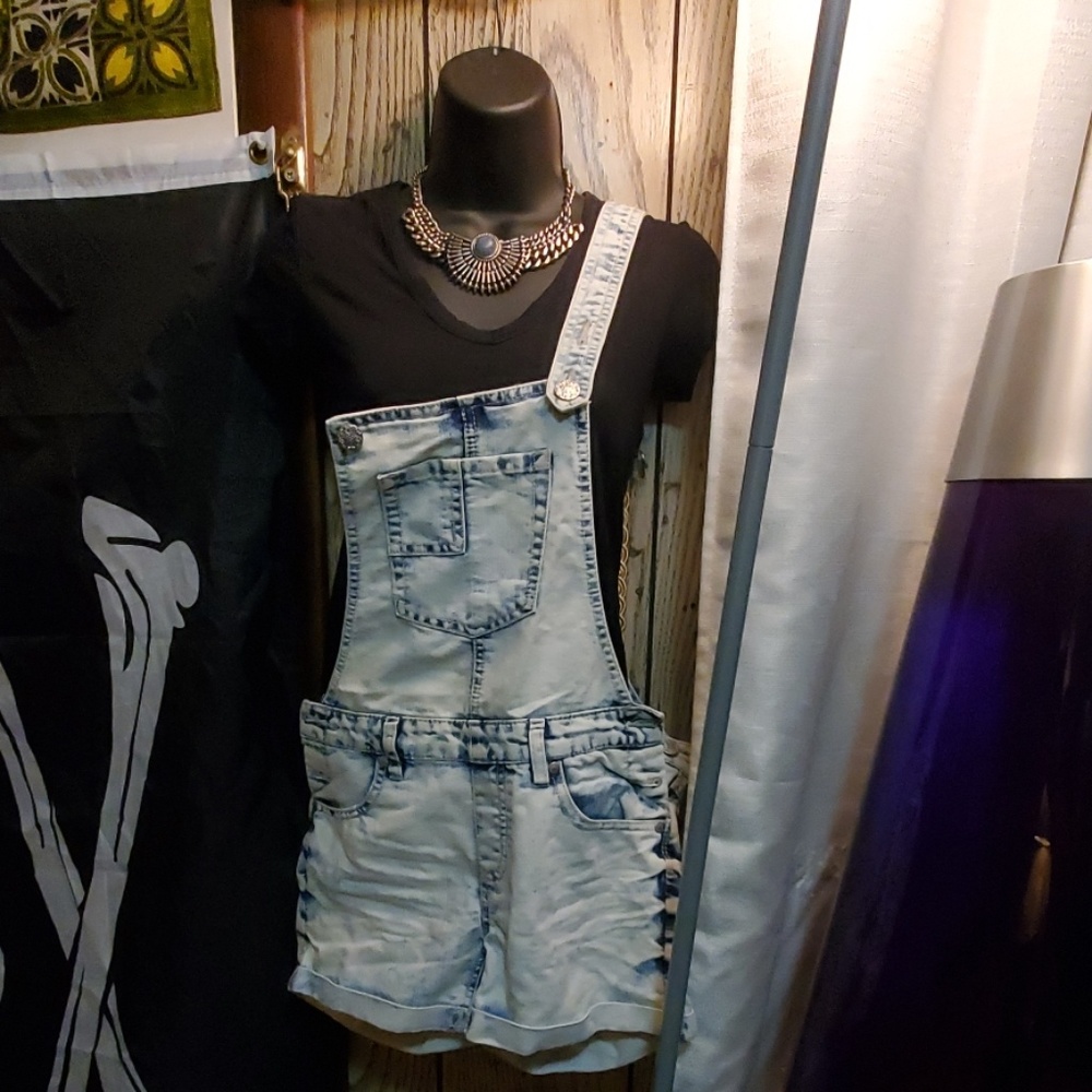 NWOT Acid Washed Coverall Shorts Overalls